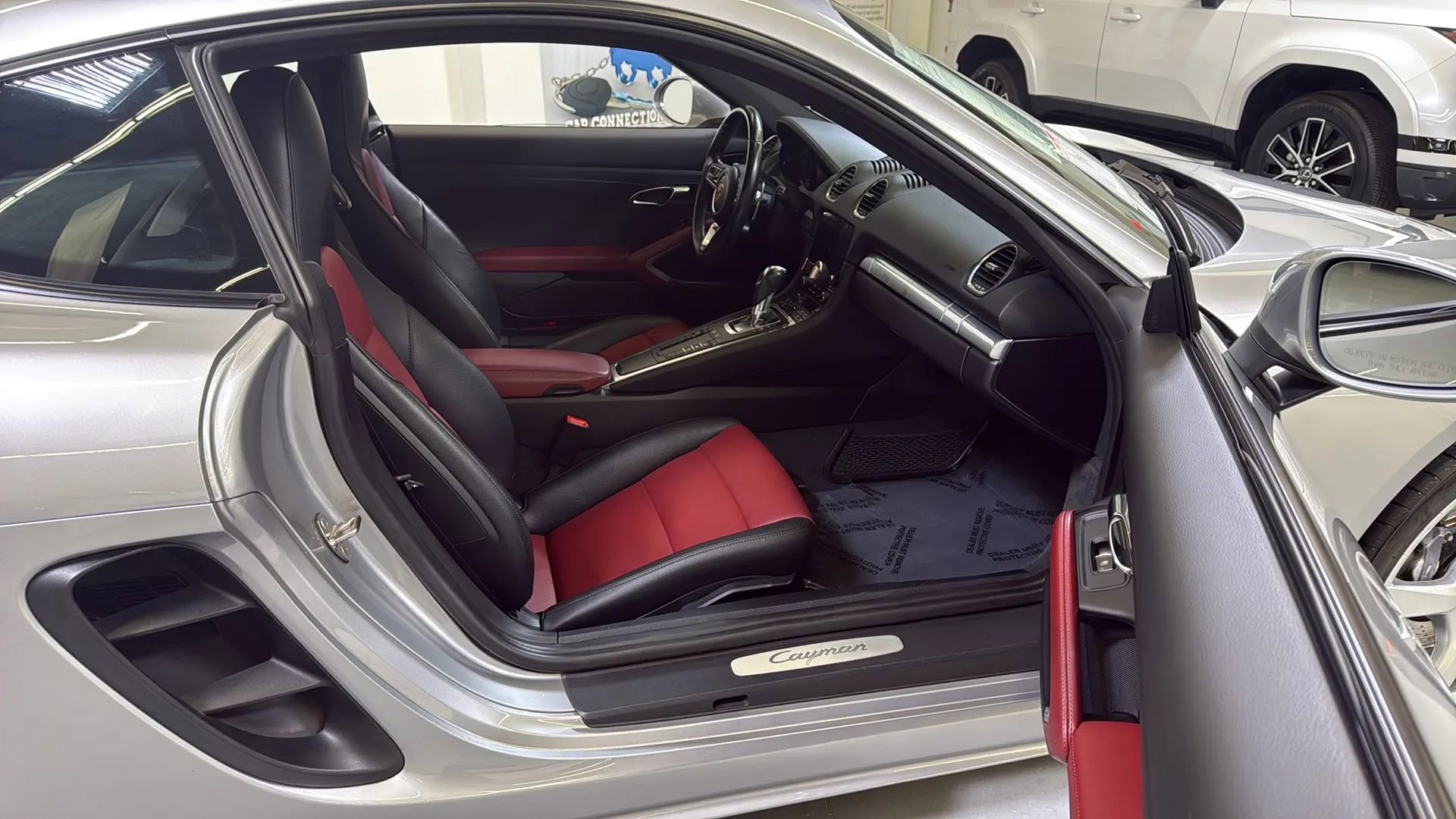 Used 2018 Porsche 718 Cayman image 15