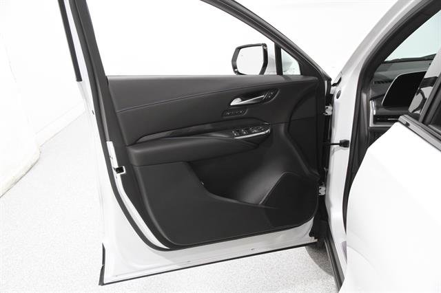 Used 2024 Cadillac XT4 Sport w/ Cold Weather Package image 4