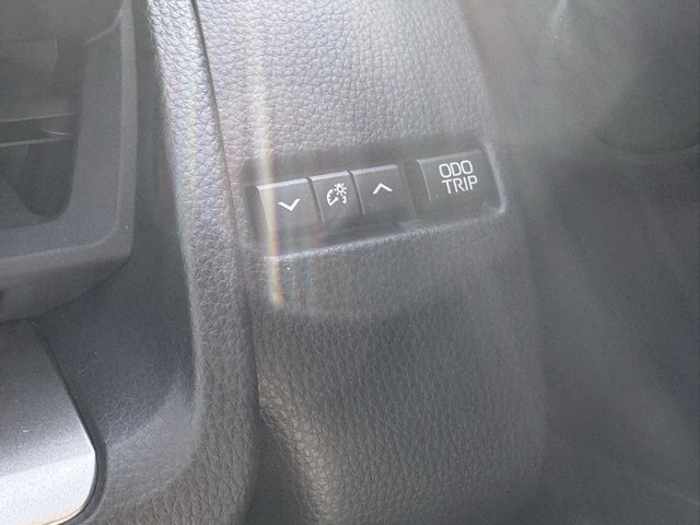 Certified 2023 Toyota Prius LE image 28