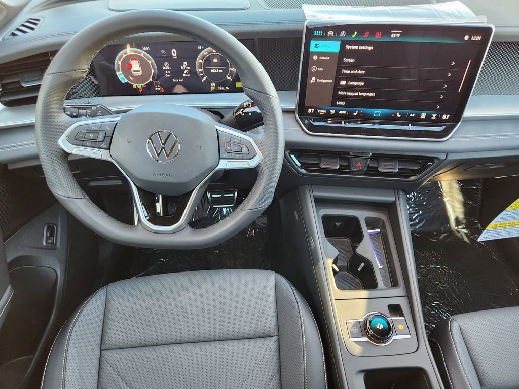New 2026 Volkswagen Tiguan SE R-Line image 3