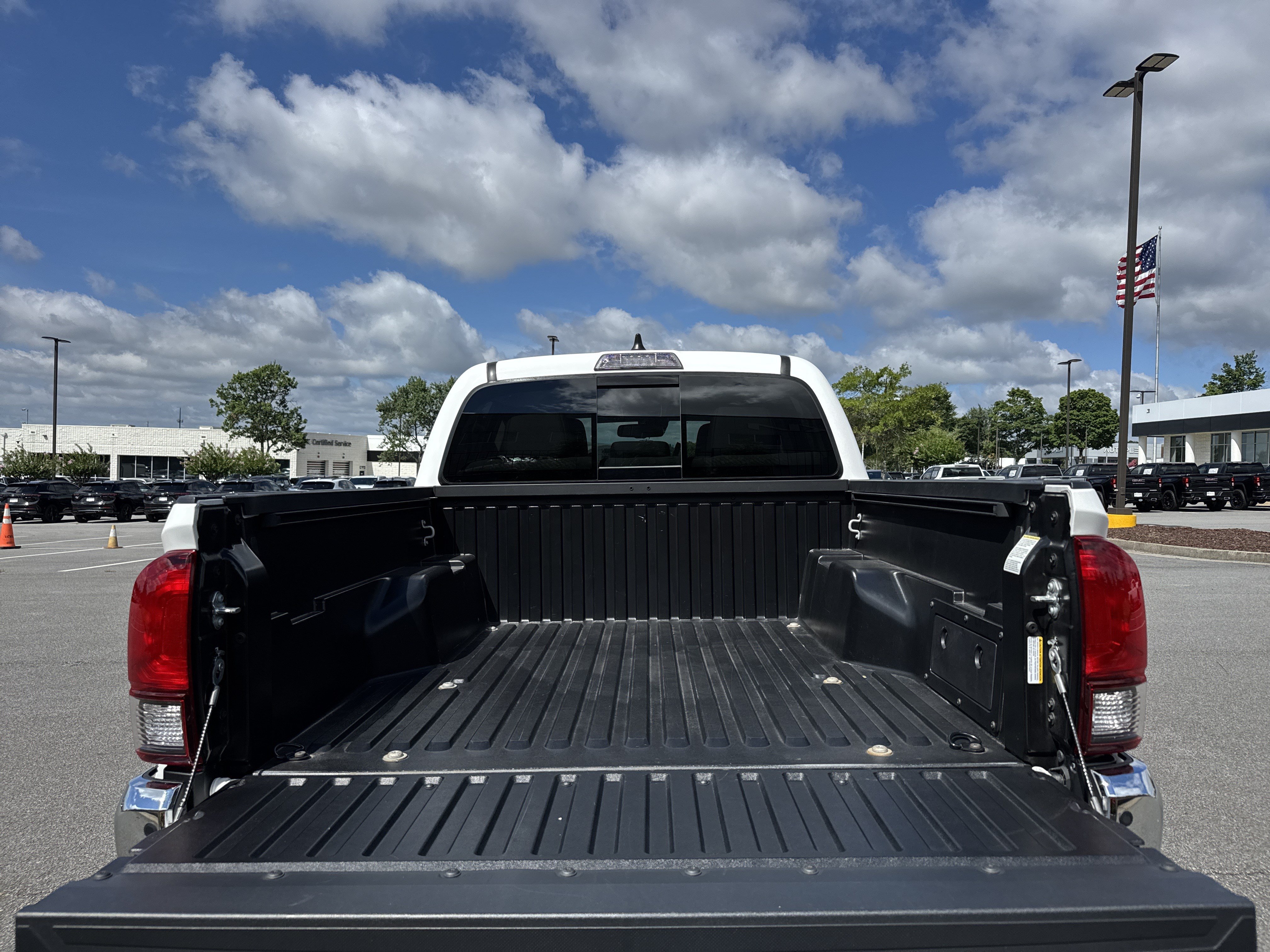 Used 2023 Toyota Tacoma SR5 RWD image 32