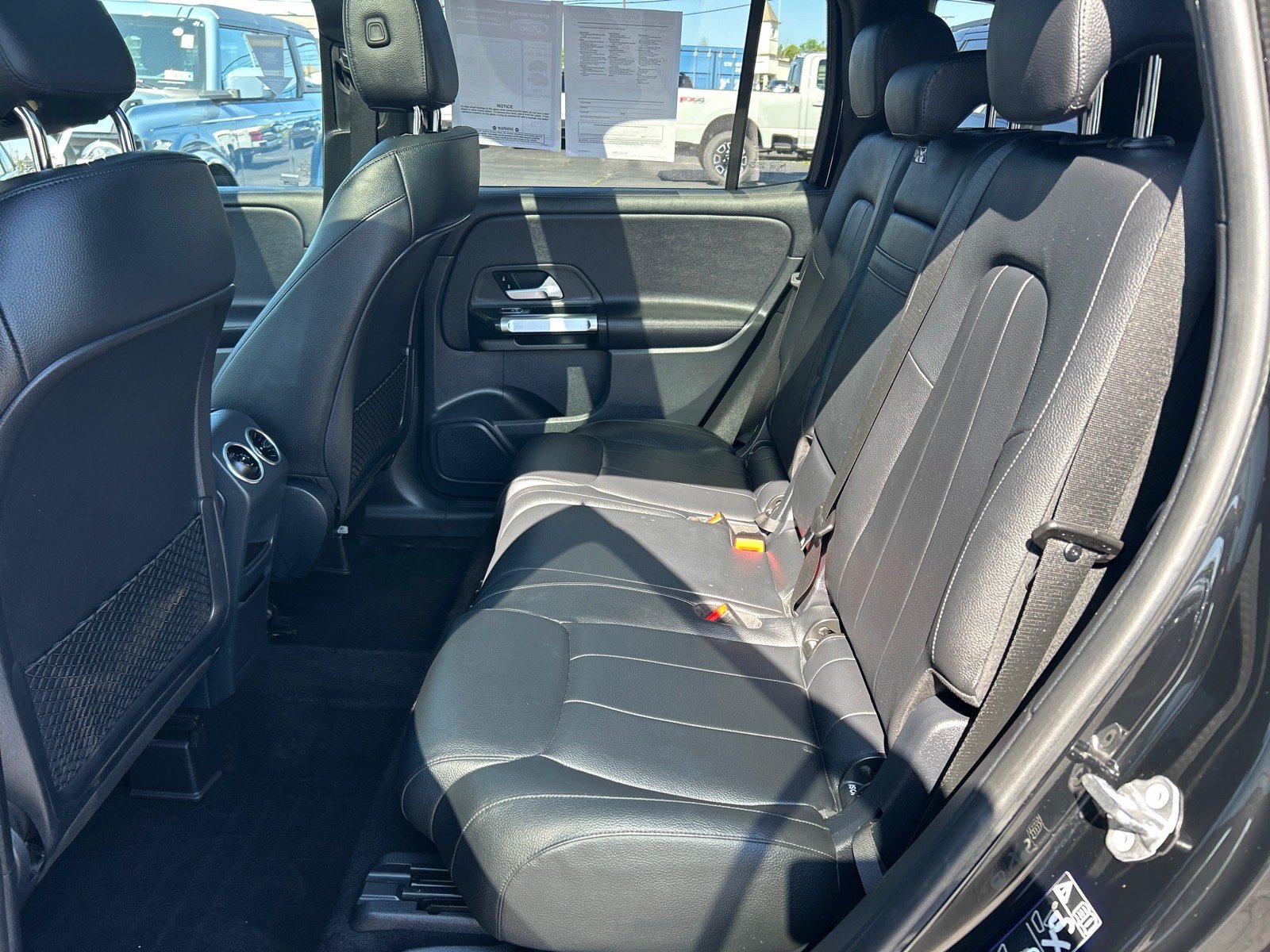 Used 2022 Mercedes-Benz GLB 250 4MATIC image 9