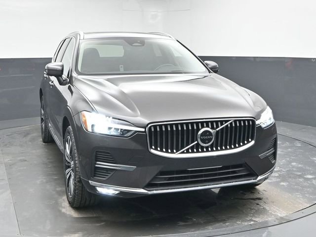 Used 2022 Volvo XC60 B5 Inscription w/ Advanced Package image 2