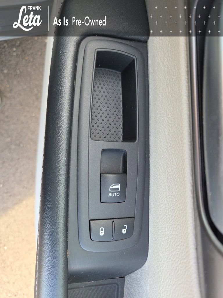 Used 2022 Chrysler Pacifica Touring-L image 30