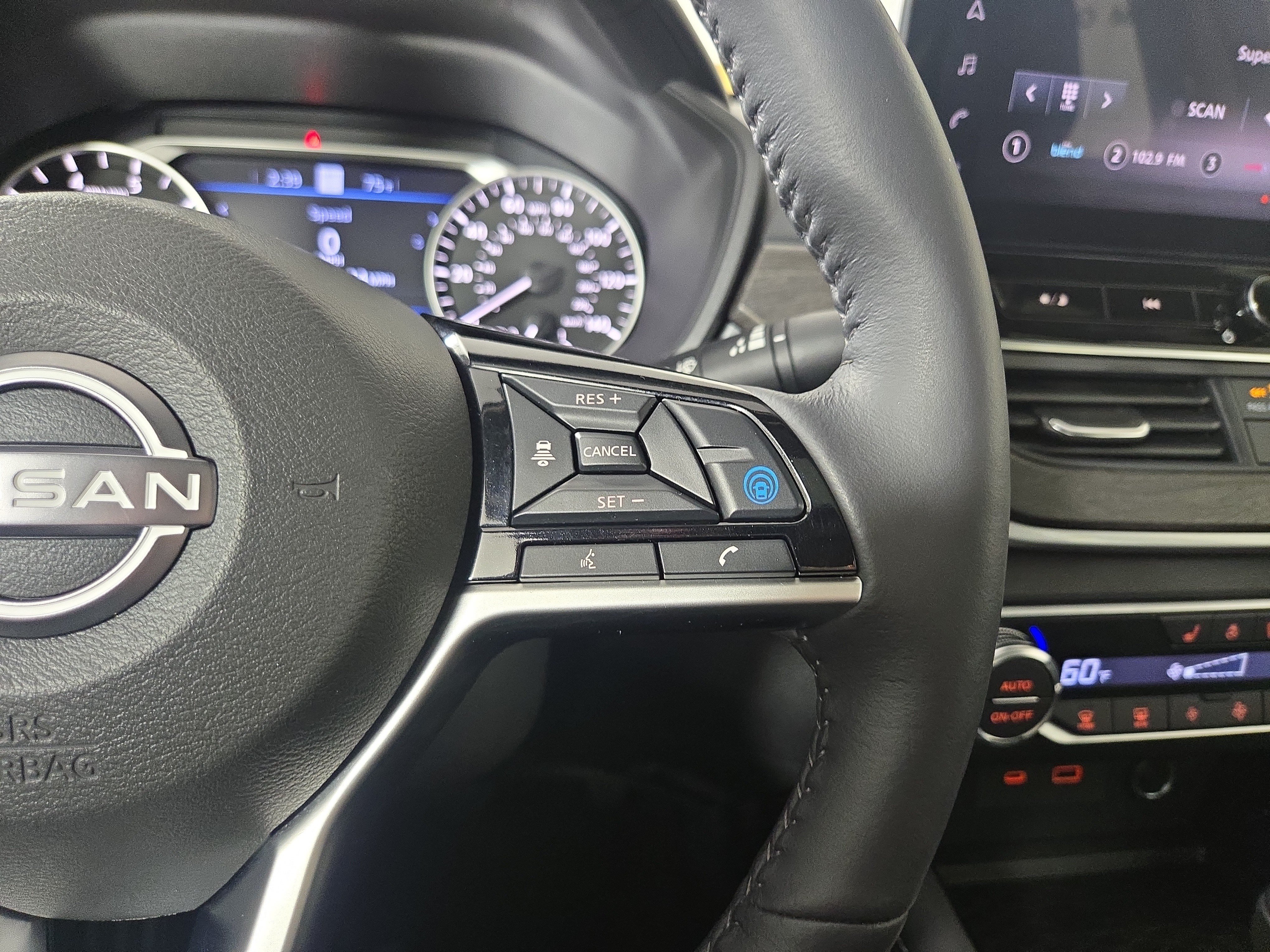 Used 2023 Nissan Altima 2.5 SL AWD/4WD image 16