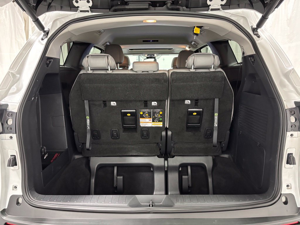 Used 2026 Toyota Sienna XLE AWD/4WD image 53