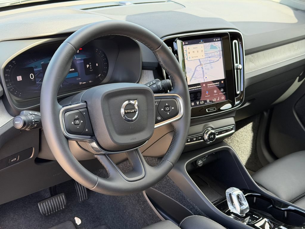 New 2026 Volvo XC40 B5 Plus w/ Protection Package Premier AWD/4WD image 15
