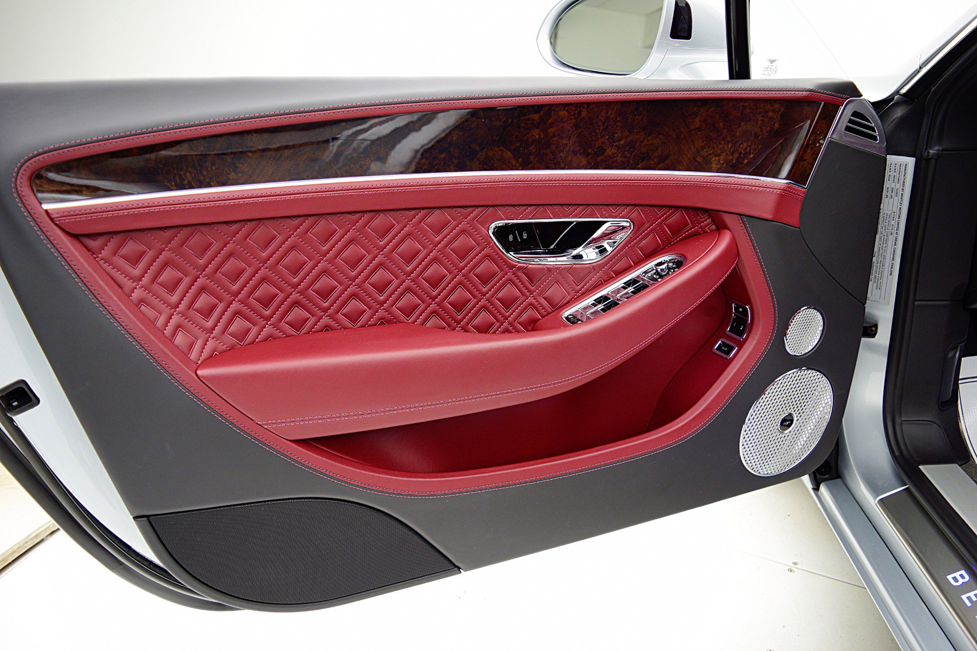 Used 2023 Bentley Continental GT Azure image 45