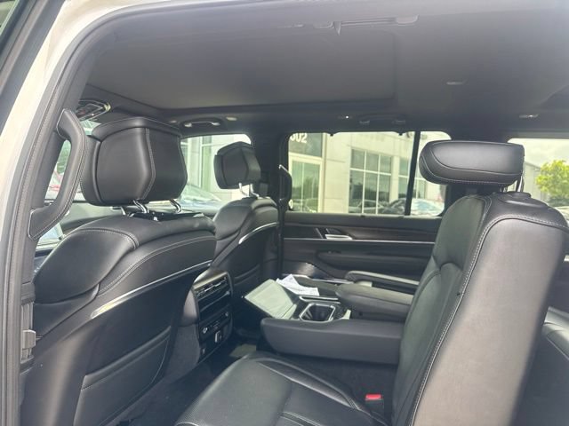 Used 2024 Jeep Grand Wagoneer Series I AWD/4WD image 8