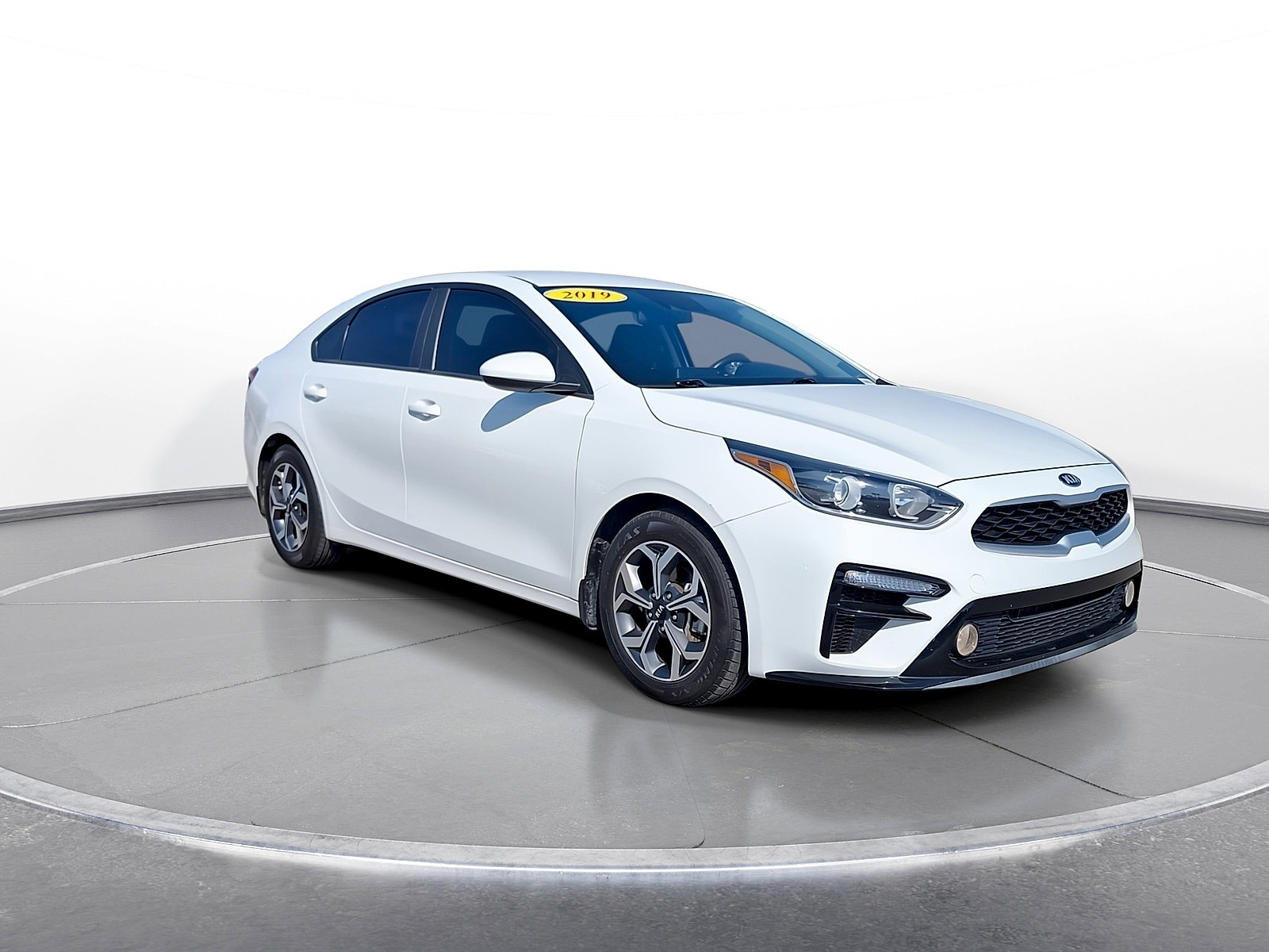 Used 2019 Kia Forte LXS FWD image 2