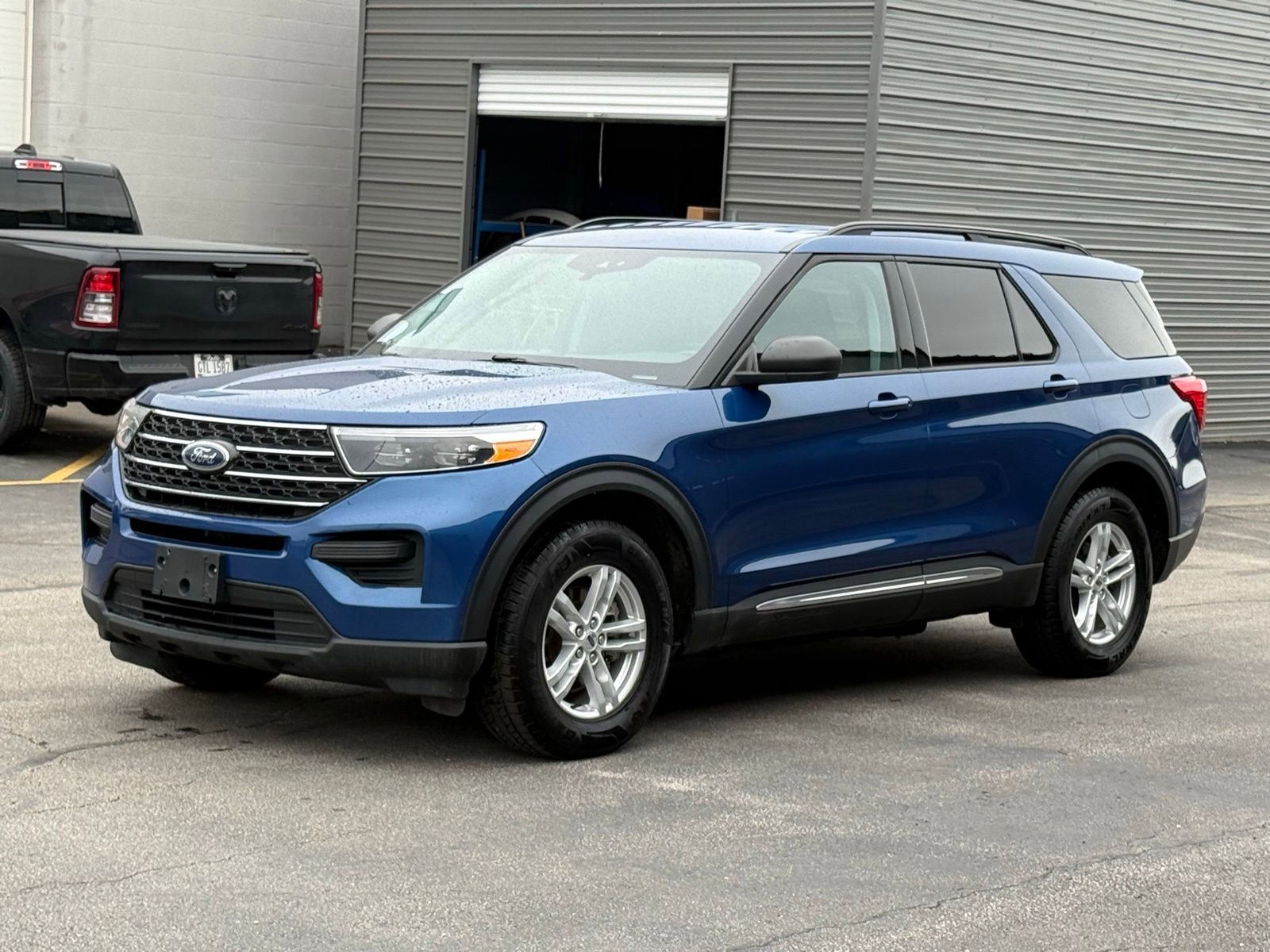 Used 2022 Ford Explorer XLT AWD/4WD image 7