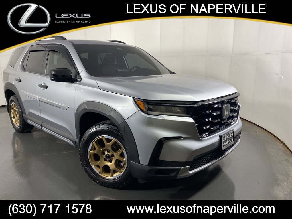 Used 2024 Honda Pilot TrailSport image 1