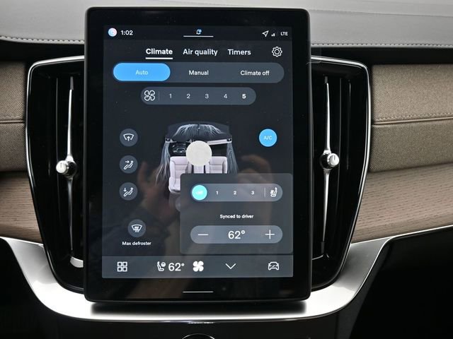 New 2026 Volvo XC90 B6 Plus w/ Protection Package Premier image 27