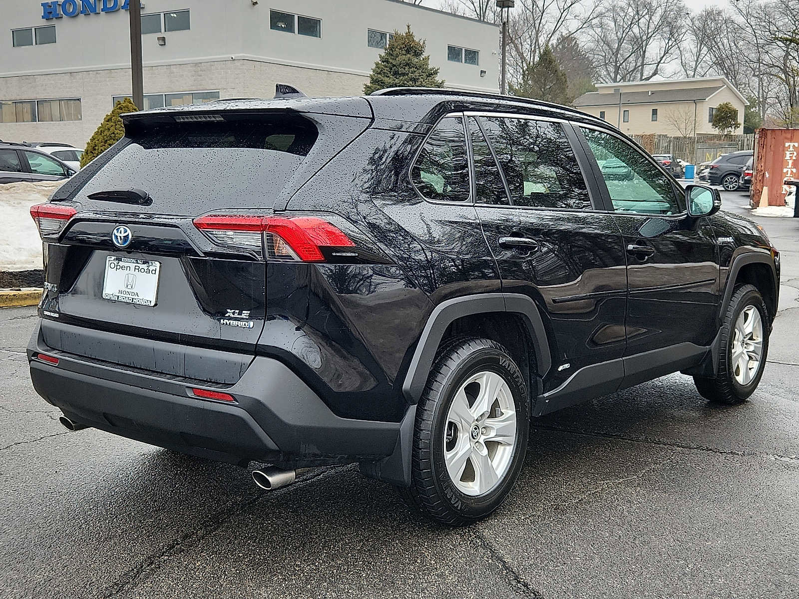 Used 2021 Toyota RAV4 XLE w/ XLE Grade Weather Package image 6