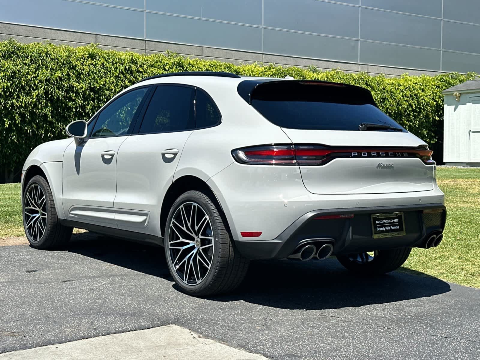 New 2026 Porsche Macan AWD/4WD image 3
