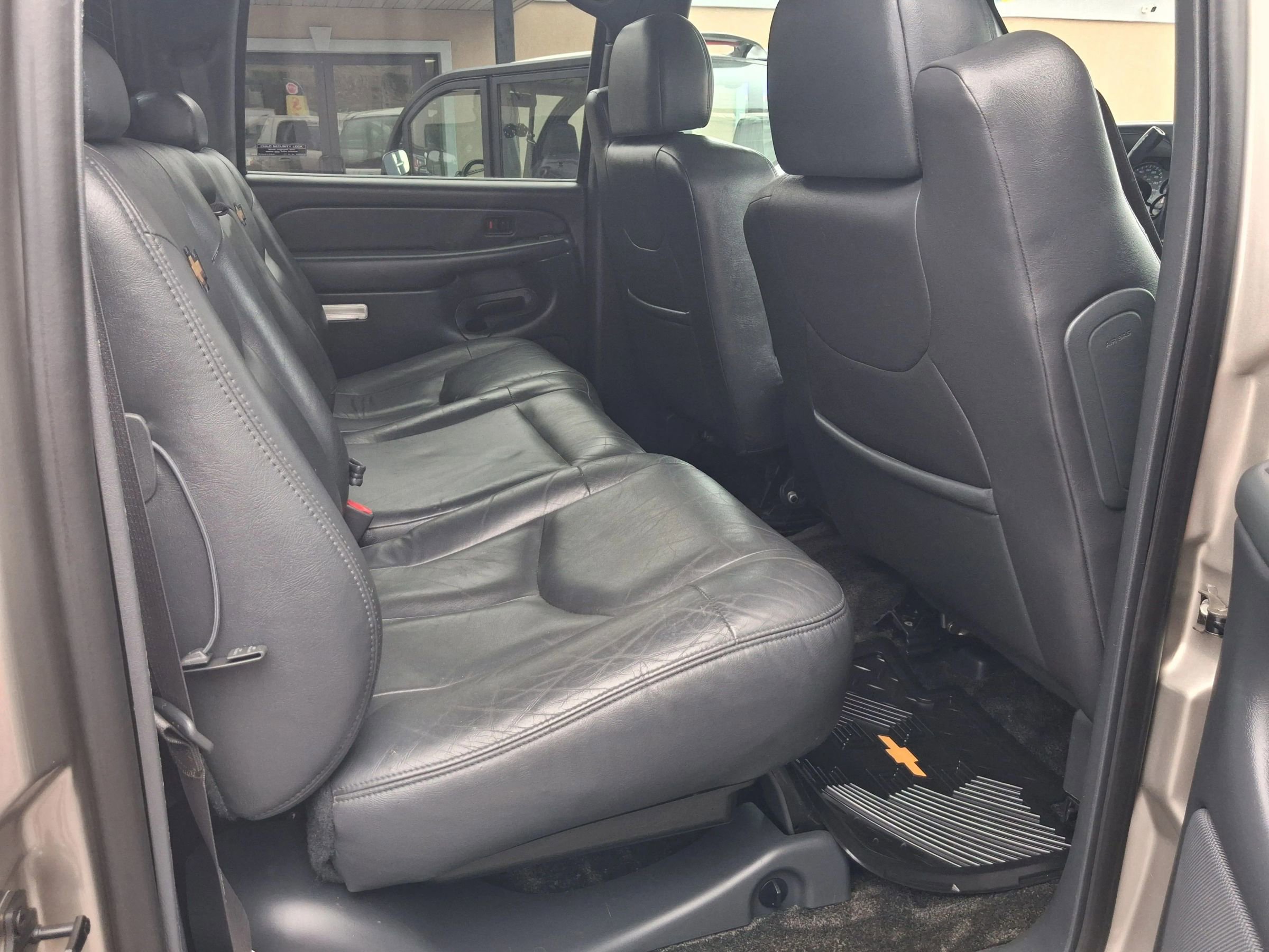 Used 2002 Chevrolet Avalanche 2500 w/ Convenience Pkg AWD/4WD image 20