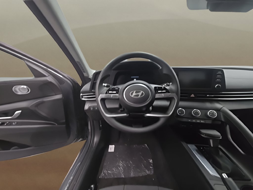 New 2026 Hyundai Elantra SE FWD image 30