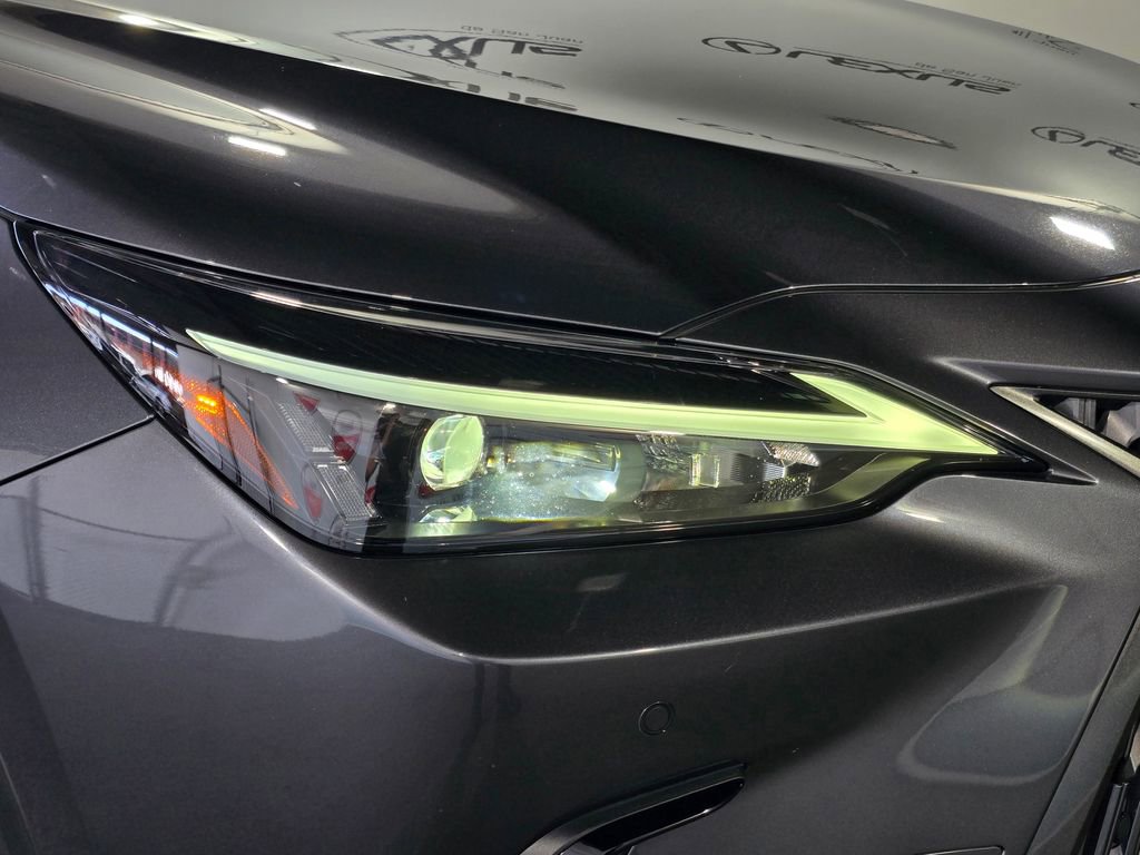 Used 2025 Lexus NX 250 FWD image 4
