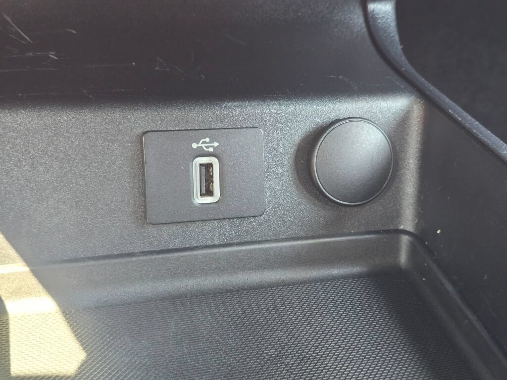 Used 2017 Ford Fusion Energi SE FWD image 34