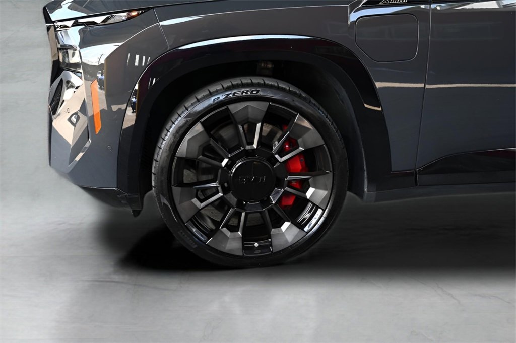 Used 2023 BMW XM image 10