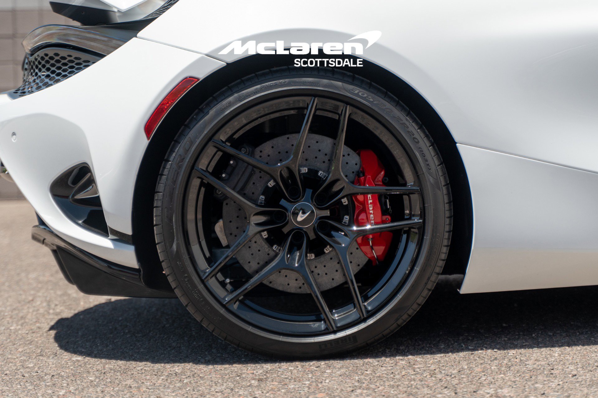 Used 2024 McLaren 750S RWD image 29