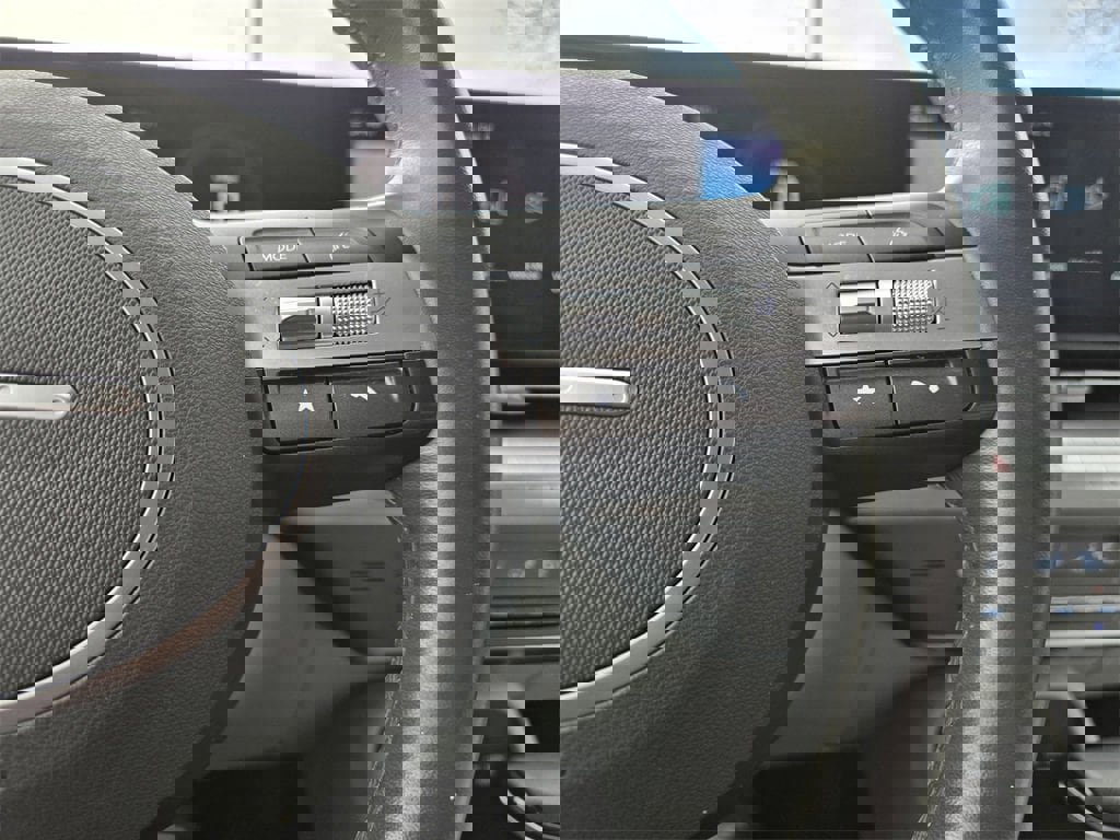 Used 2025 Hyundai Kona SEL image 17