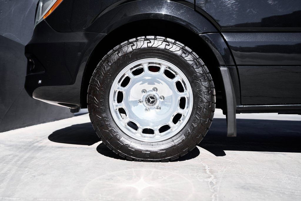 Used 2017 Mercedes-Benz Sprinter 3500 image 3