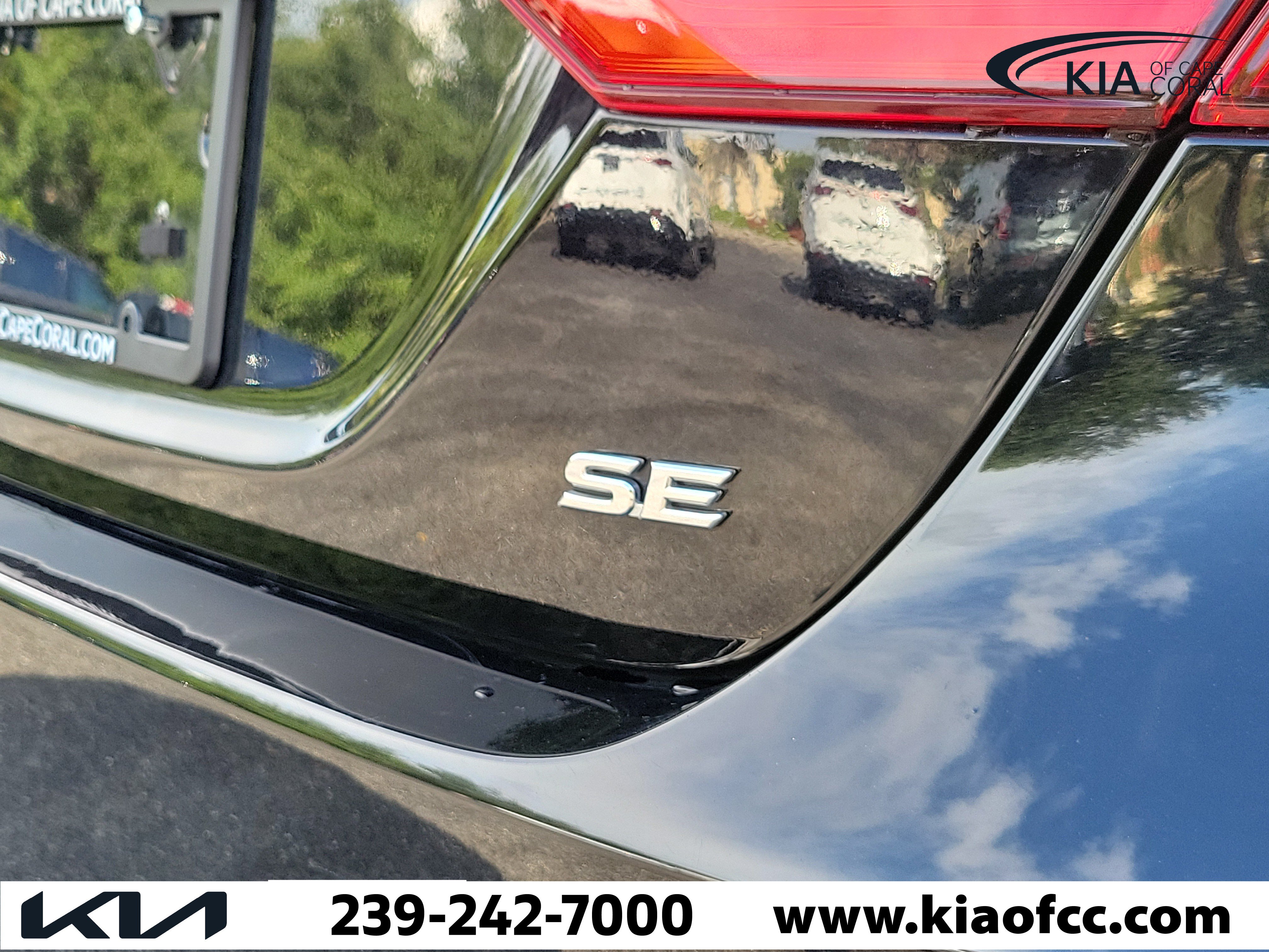 Used 2023 Toyota Camry SE FWD image 10