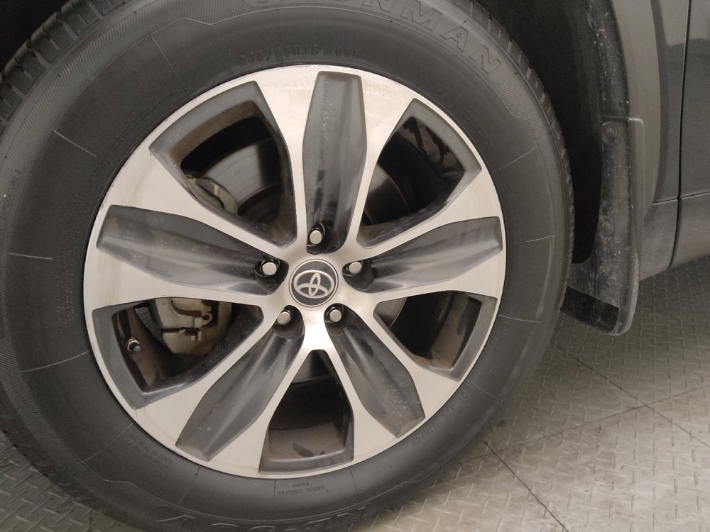 Used 2022 Toyota Highlander XLE image 31