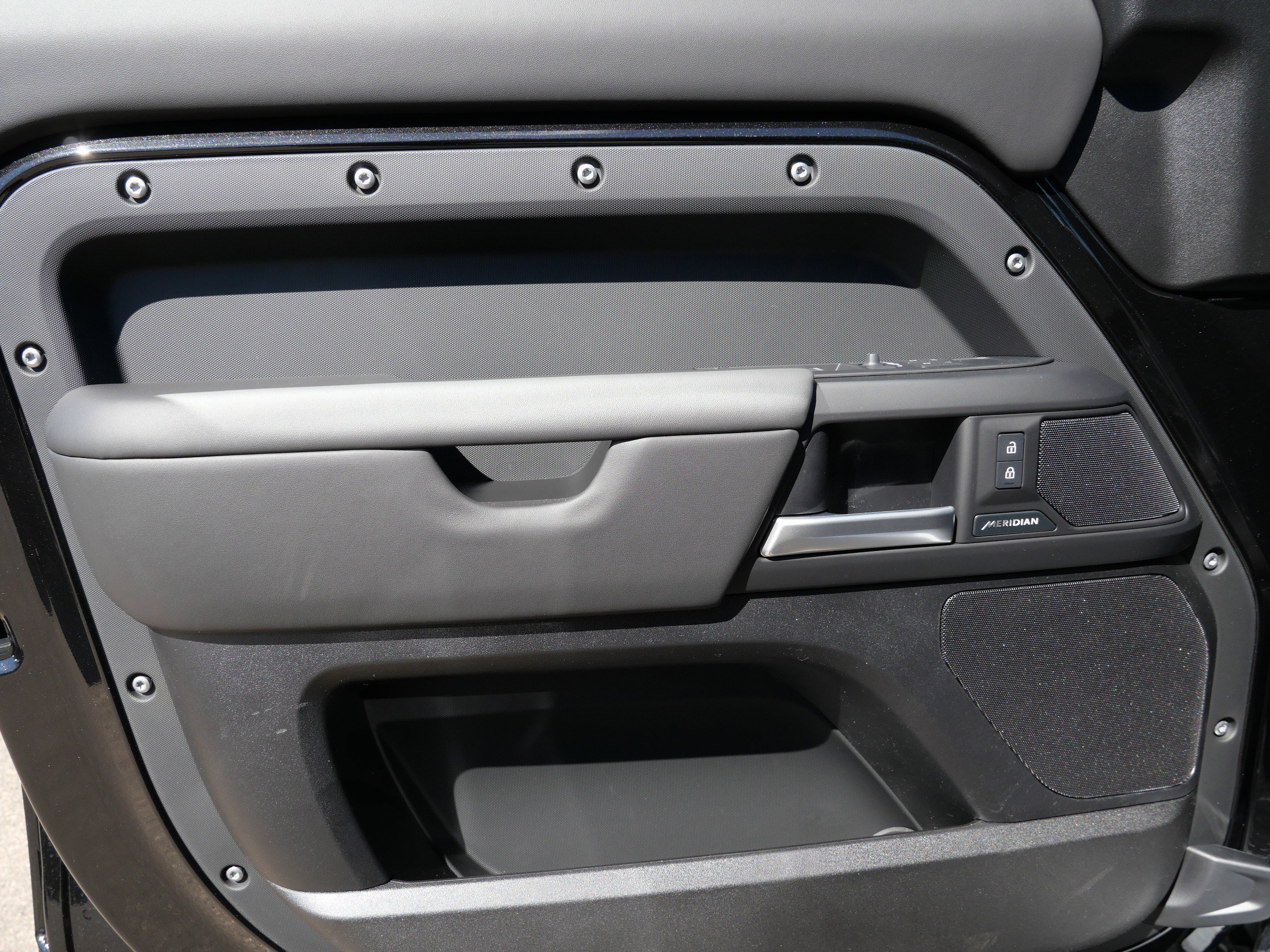 New 2026 Land Rover Defender 110 S AWD/4WD image 4