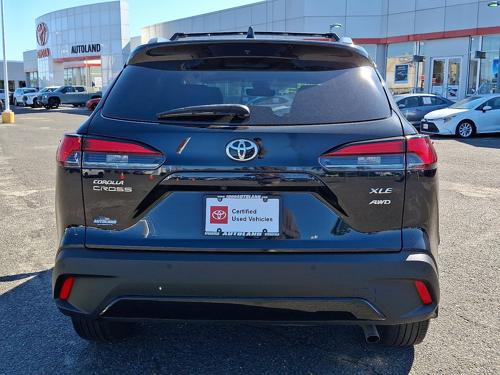 Certified 2022 Toyota Corolla Cross XLE image 6