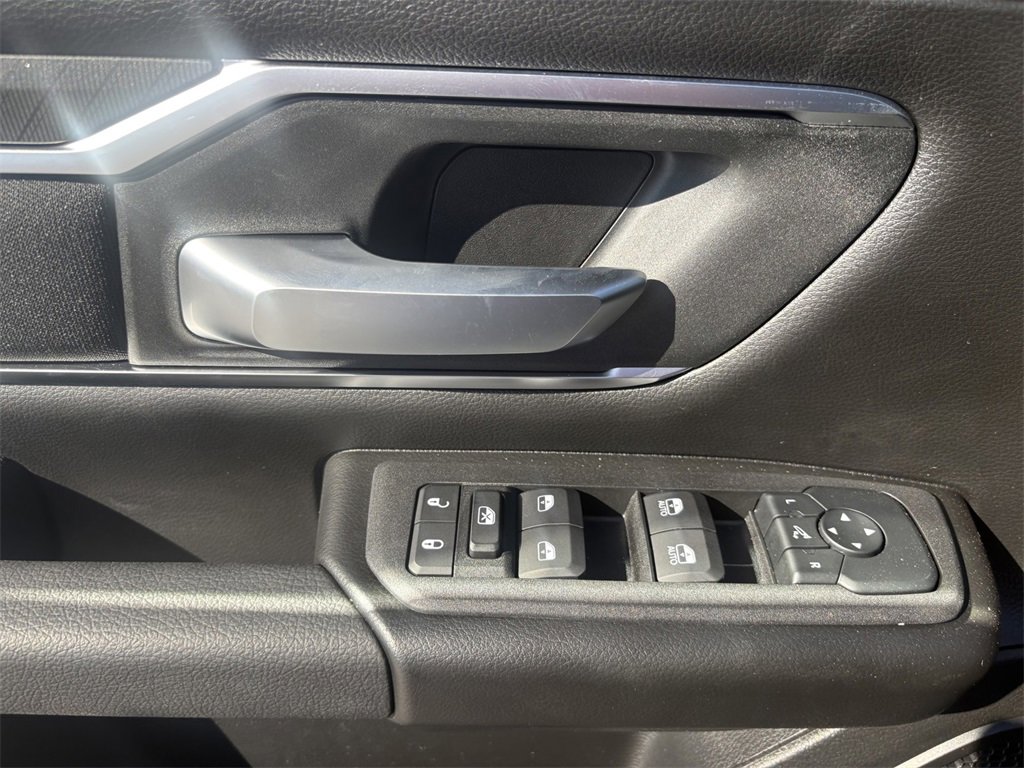 New 2026 RAM 1500 4x4 Crew Cab image 16
