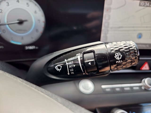 Used 2023 Hyundai Elantra Limited FWD image 29