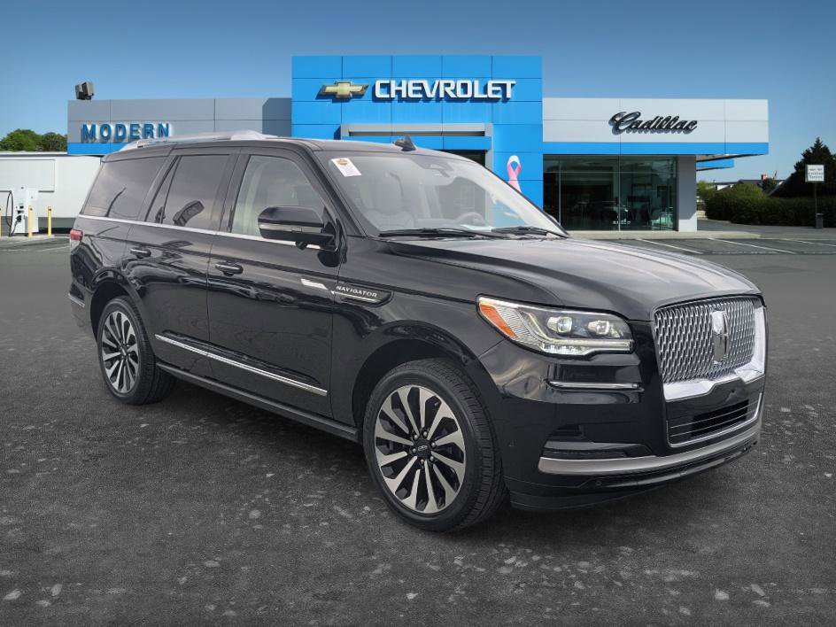 Used 2022 Lincoln Navigator Reserve AWD/4WD image 7
