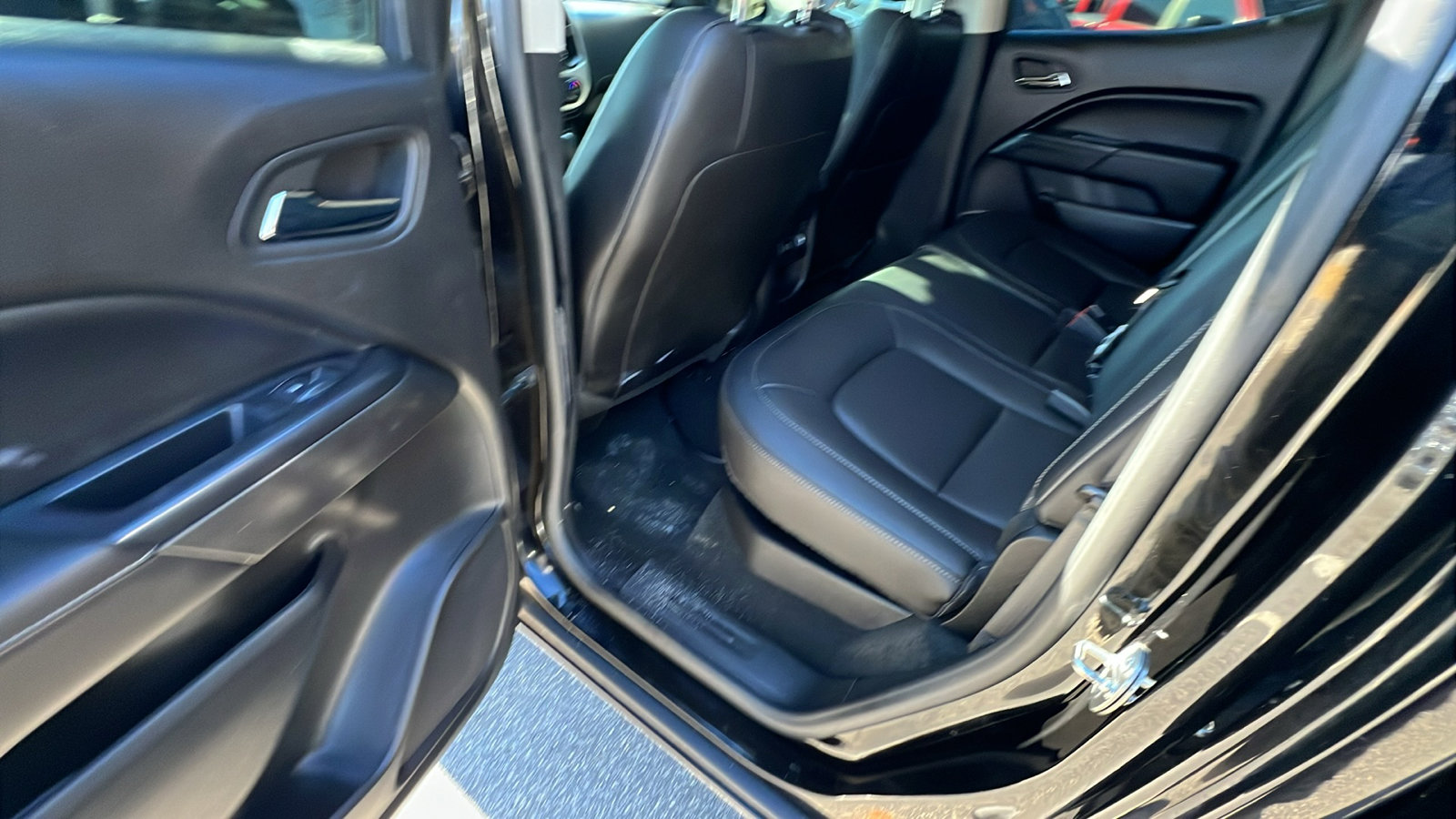 Used 2016 GMC Canyon SLT image 23