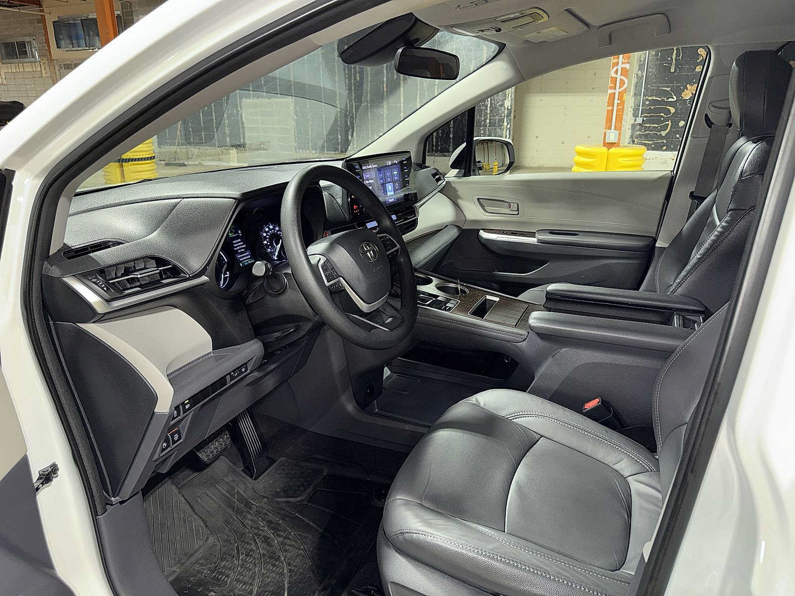 Certified 2021 Toyota Sienna LE AWD/4WD image 30