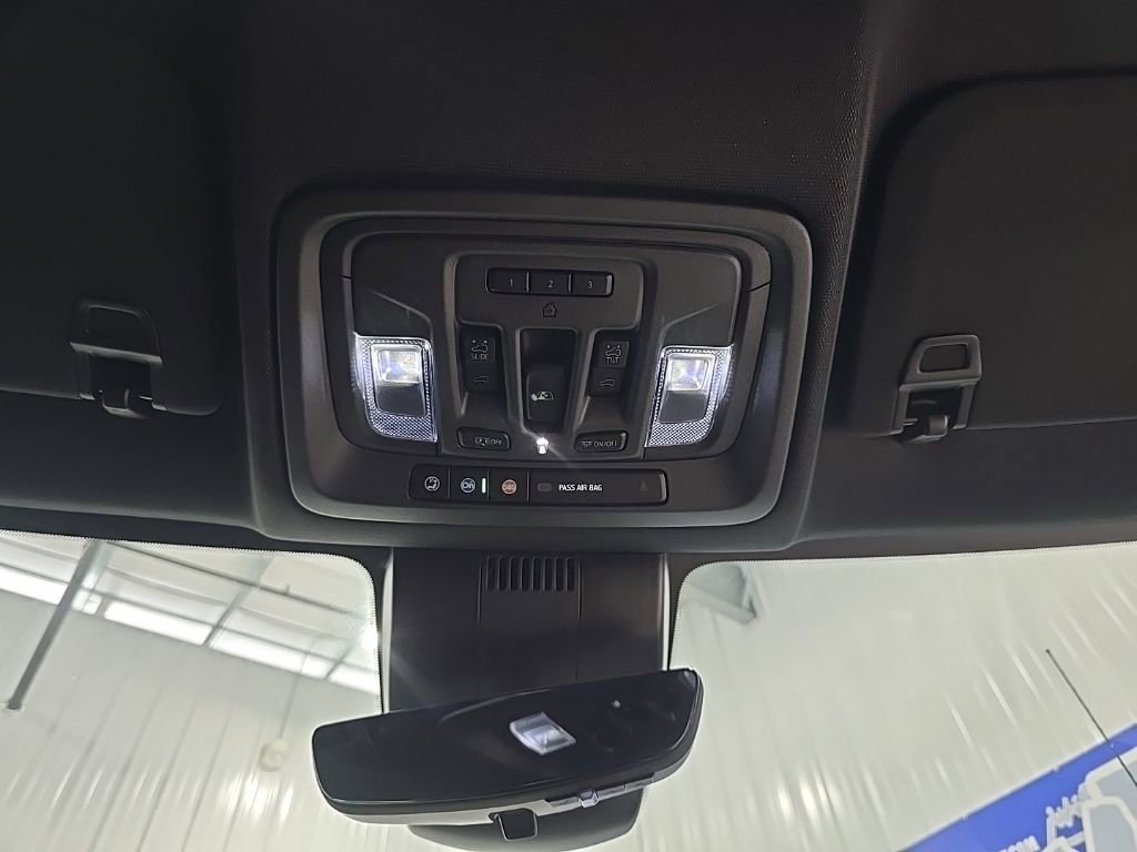 Used 2024 GMC Sierra 1500 AT4 w/ Technology Package image 30