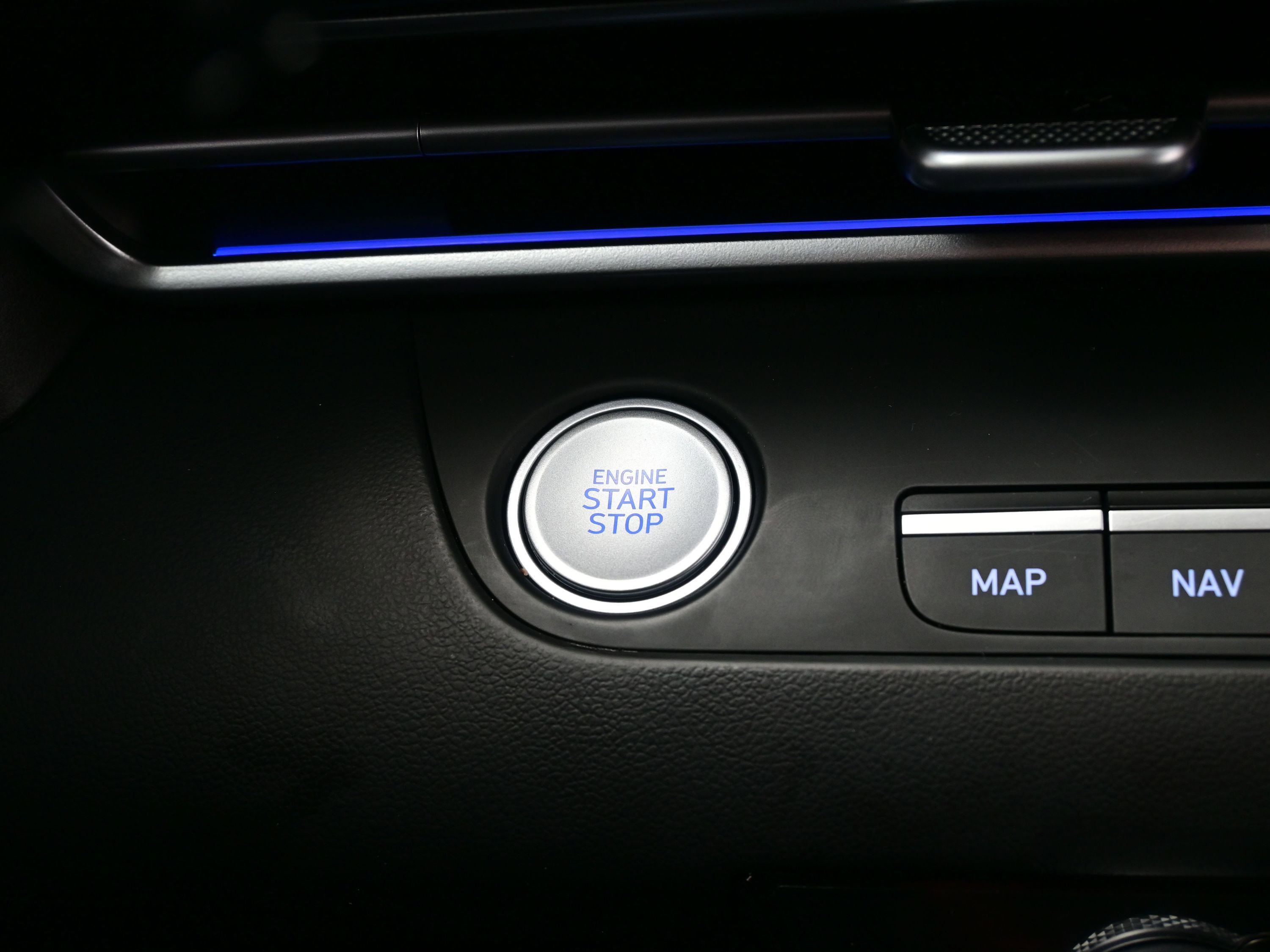 Certified 2024 Hyundai Elantra Limited image 23