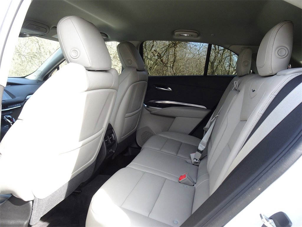 Certified 2022 Cadillac XT4 Luxury w/ Cold Weather Package image 12