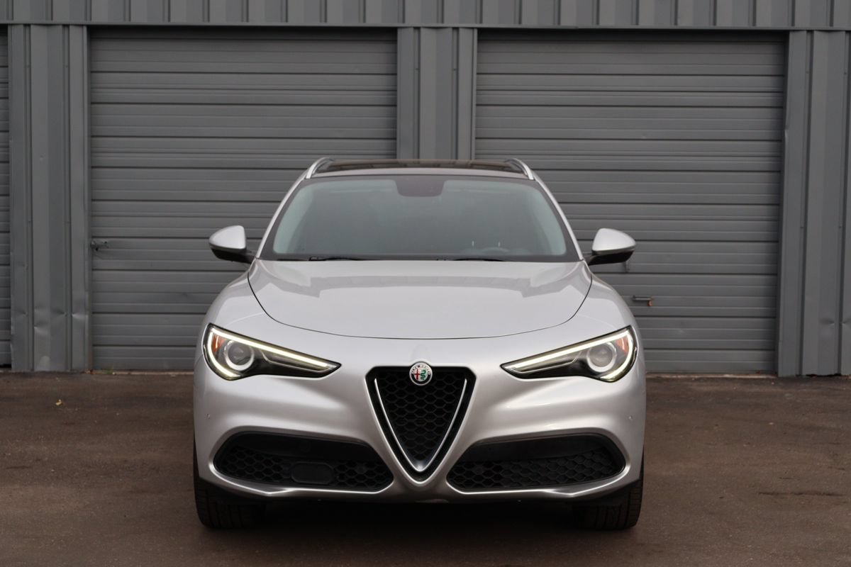 Used 2018 Alfa Romeo Stelvio Ti AWD/4WD image 8