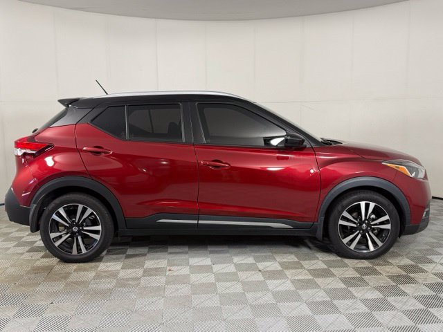 Used 2020 Nissan Kicks SR w/ SR Premium Package FWD image 9