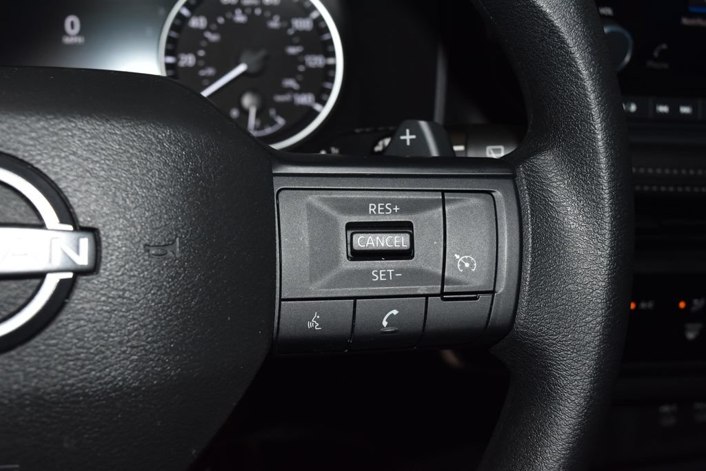 Used 2026 Nissan Rogue S AWD/4WD image 9