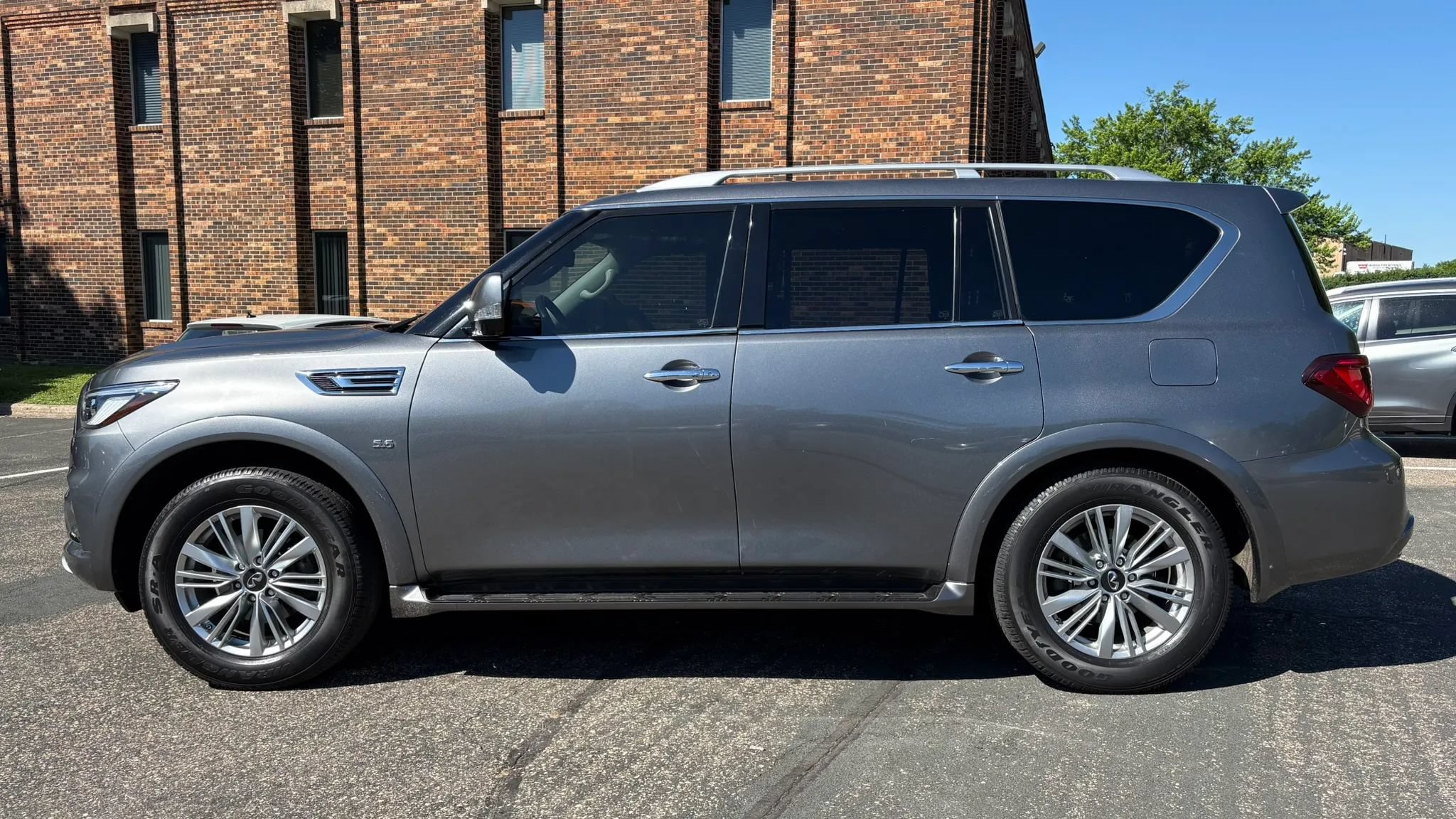 Used 2020 INFINITI QX80 Luxe w/ Proassist Package AWD/4WD image 5