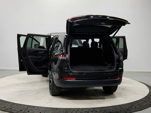 Used 2024 Jeep Grand Cherokee Altitude image 14