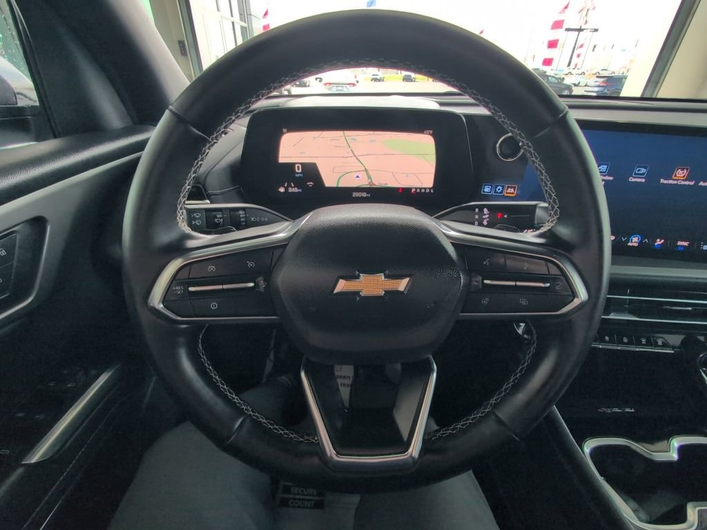 Used 2025 Chevrolet Traverse LT image 29