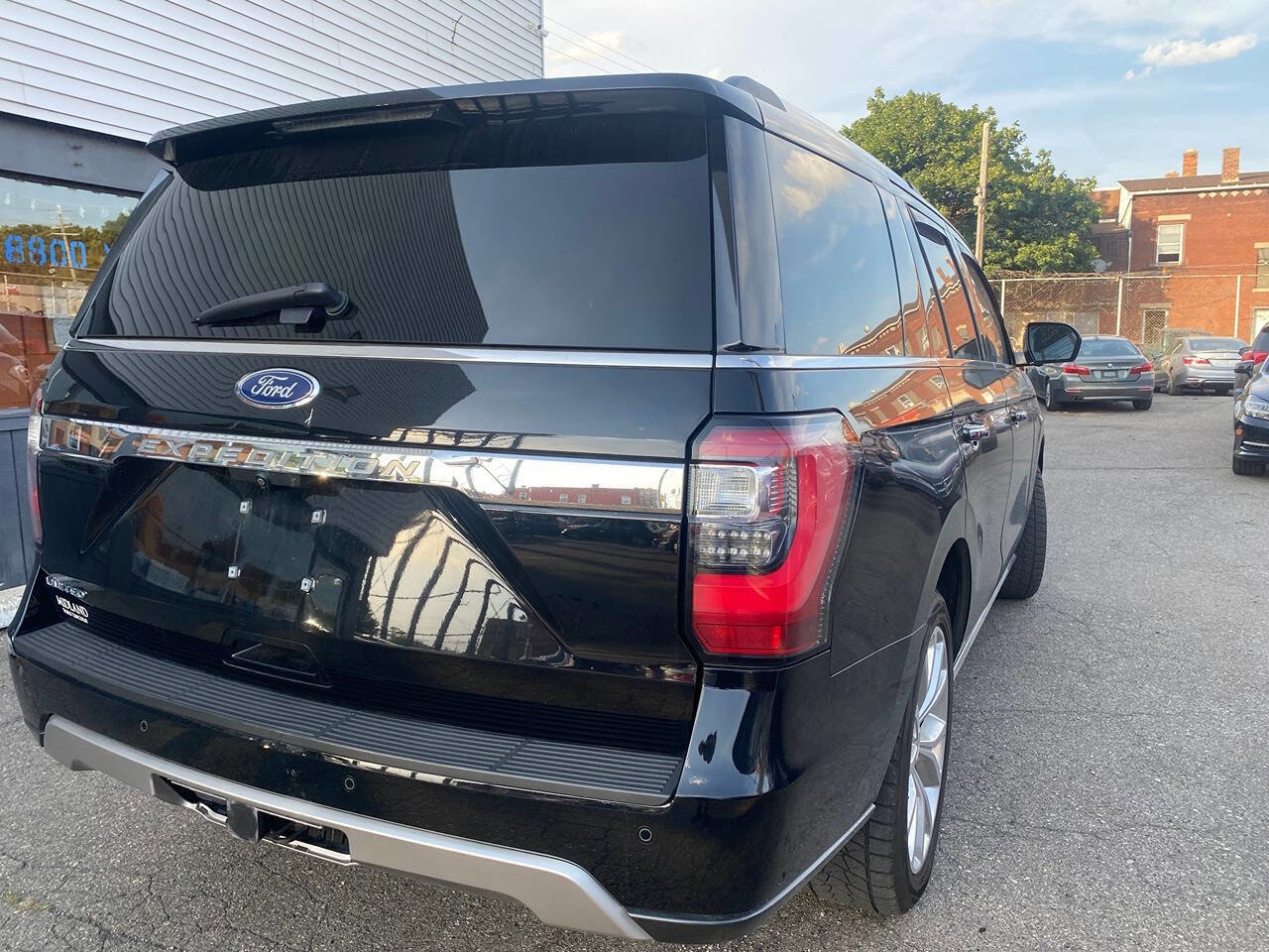 Used 2018 Ford Expedition Limited w/ Equipment Group 302A image 8