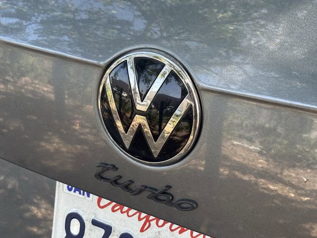 Used 2022 Volkswagen Tiguan SE R-Line FWD image 6