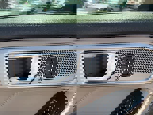 Used 2020 Ford Explorer Limited RWD image 24