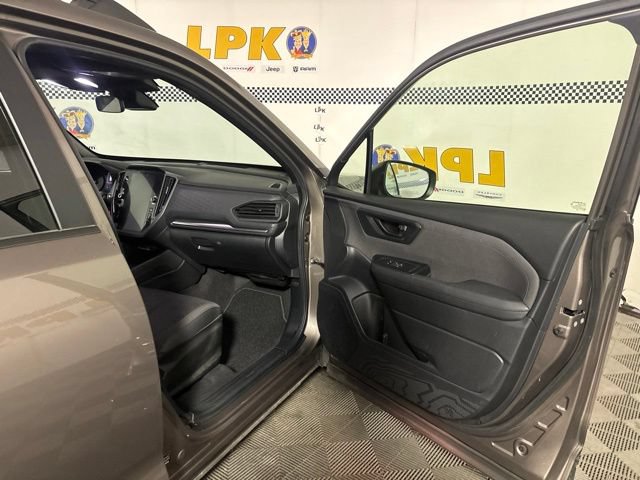 Used 2025 Subaru Forester Premium AWD/4WD image 14