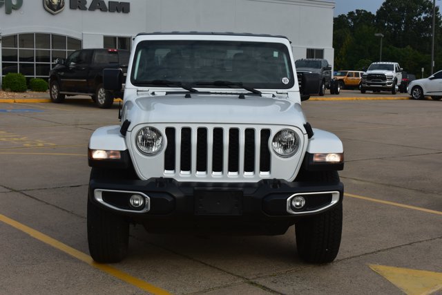 Used 2023 Jeep Gladiator Overland w/ Cold Weather Group AWD/4WD image 2
